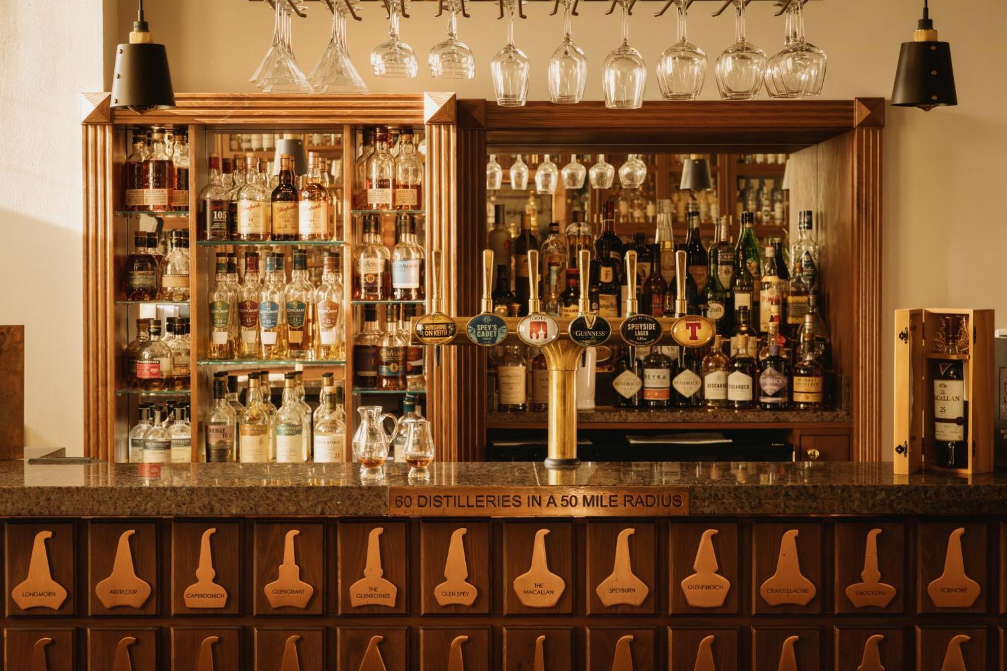 Rothes The Station Hotel מראה חיצוני תמונה
